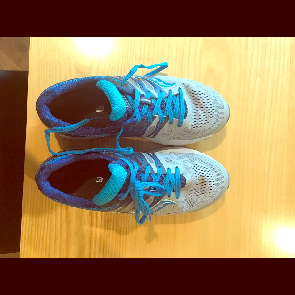 Saucony Omni 16 running shoes